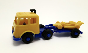 Transporter mit Auflieger 1986 , mit Rennwagen