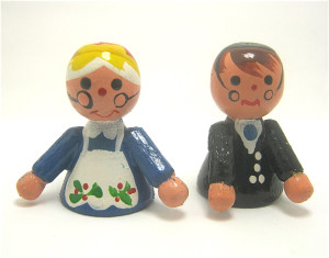 Alte Miniaturfiguren , Opa und Oma ( Holz )