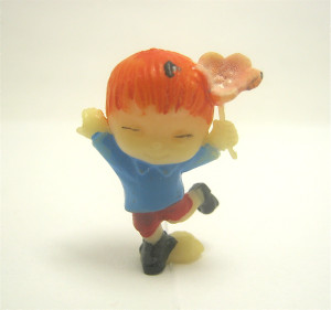 Alte Miniaturfiguren , Verliebter Junge mit Blume