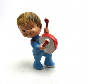 Alte Miniaturfiguren , Junge mit Trommel