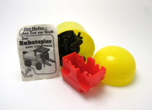 Der Hafen-Das Tor zur Welt Hubstapler Original im Ei + Beipackzettel mit Logo