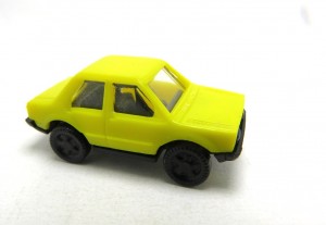 PKW EU 1982 (2. Serie) Kennung Koroplast , Fiat 131 gelb