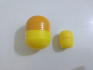 Ü - Ei - Mini Maxi Kapseln Hüllen 8 x 6 cm in gelb-orange